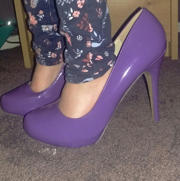 Shoes - Picture 4 of 4